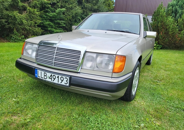 Mercedes-Benz W124 (1984-1993) cena 28000 przebieg: 424000, rok produkcji 1992 z Jastrowie małe 301